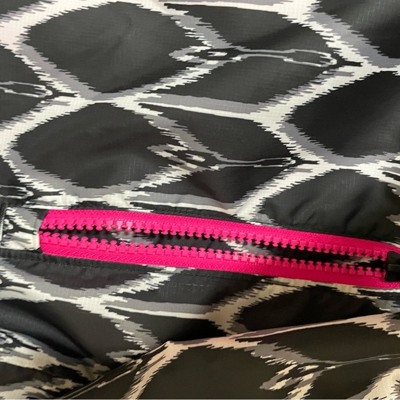 The North Face Women's Black and White Patterned Rain Jacket with Pink Accents - Picture 8 of 10